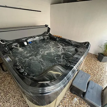 Ecrin De Verdure Jacuzzi Et Piscine Σπίτι διακοπών Angrie