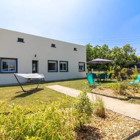 Ecrin De Verdure Jacuzzi Et Piscine Tatil Evi *