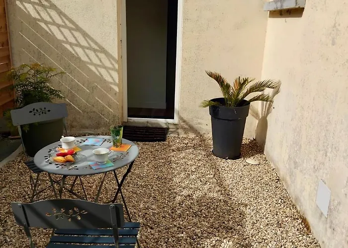 Ecrin De Verdure Jacuzzi Et Piscine Tatil Evi *