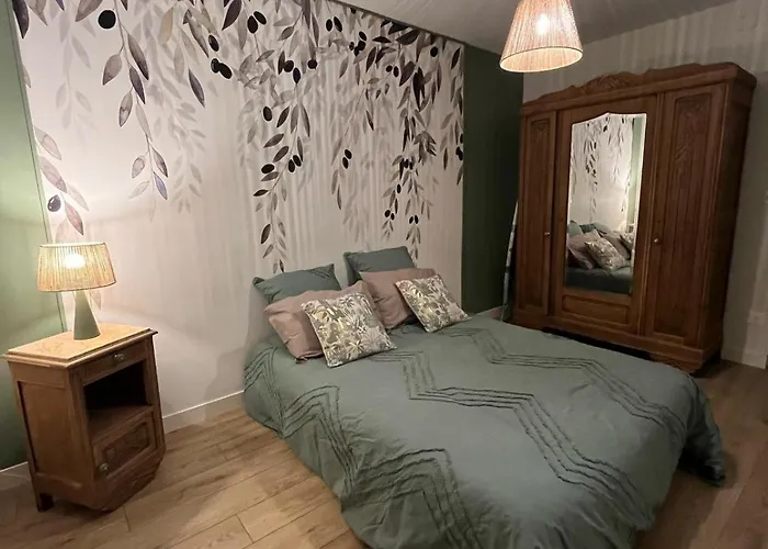 Ecrin De Verdure Jacuzzi Et Piscine Tatil Evi *