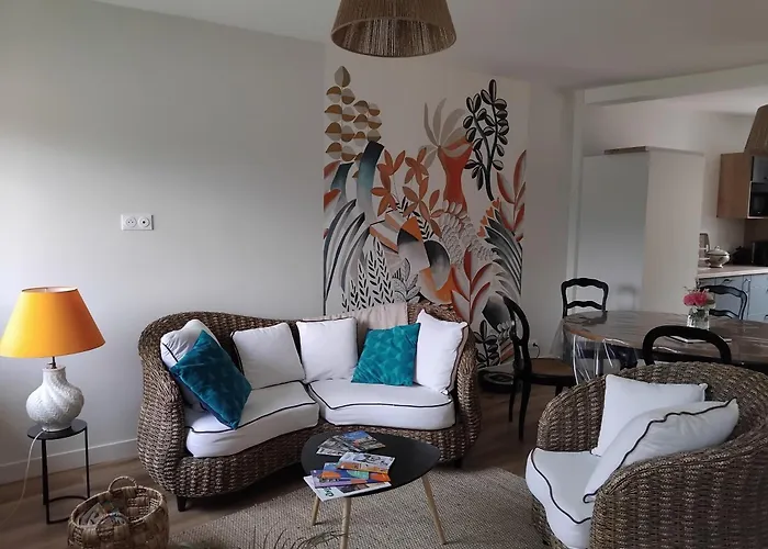 Tatil Evi Ecrin De Verdure Jacuzzi Et Piscine Angrie