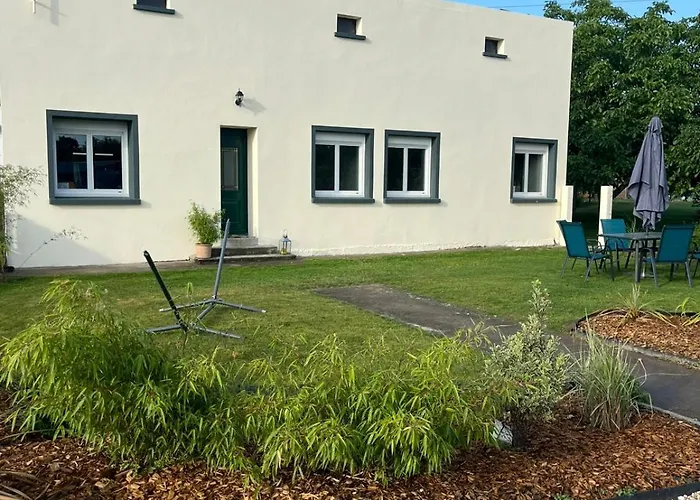 Ecrin De Verdure Jacuzzi Et Piscine Angrie