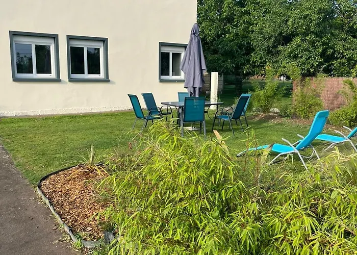 Ecrin De Verdure Jacuzzi Et Piscine Tatil Evi *