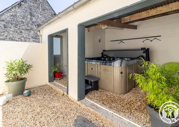 Ecrin De Verdure Jacuzzi Et Piscine Angrie