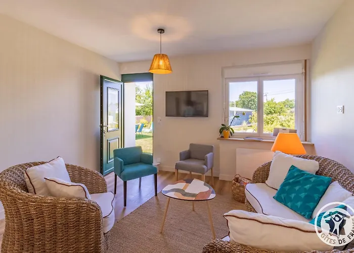 Tatil Evi Ecrin De Verdure Jacuzzi Et Piscine Angrie