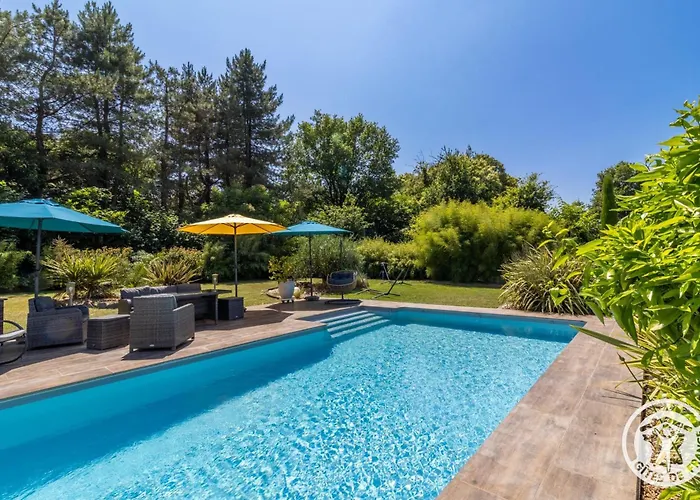 Ecrin De Verdure Jacuzzi Et Piscine